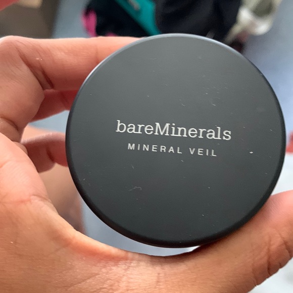 Bare minerals hydrating vein
